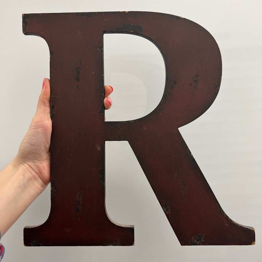 Big R decor